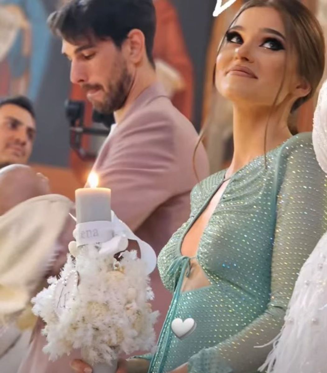 Theo Rose e nașă mare