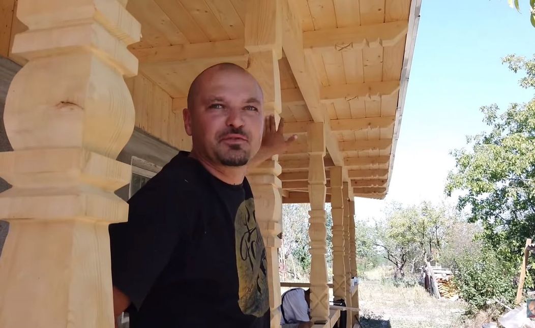 Puya își amenajează casa de la țară cu ajutorul fanilor. „Nu credeam că o să vină așa mulți”