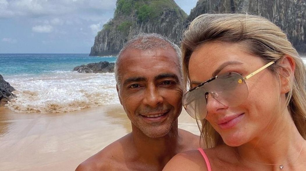 romario-e-a-namorada-a-jornalista-marcelle-ceolin-em-fernando-de-noronha-1646327228056_v2_900x506