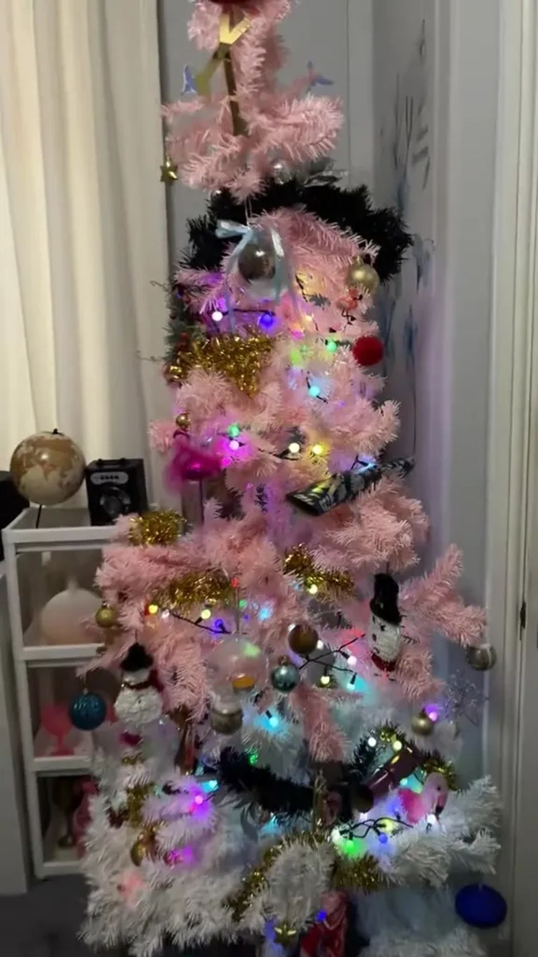 got-tinsel-flamingo-fairy-people-1025774777 (1)