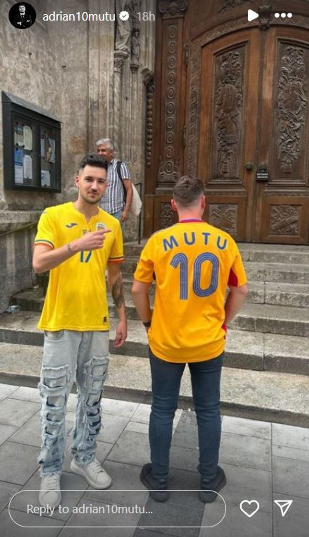 mutu pe tricou la altii