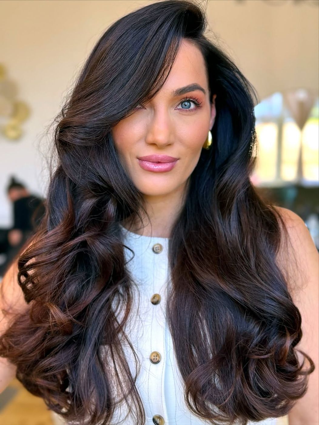 Cand @lauraelenahairartist face magie din parul tau! 💫 (2)