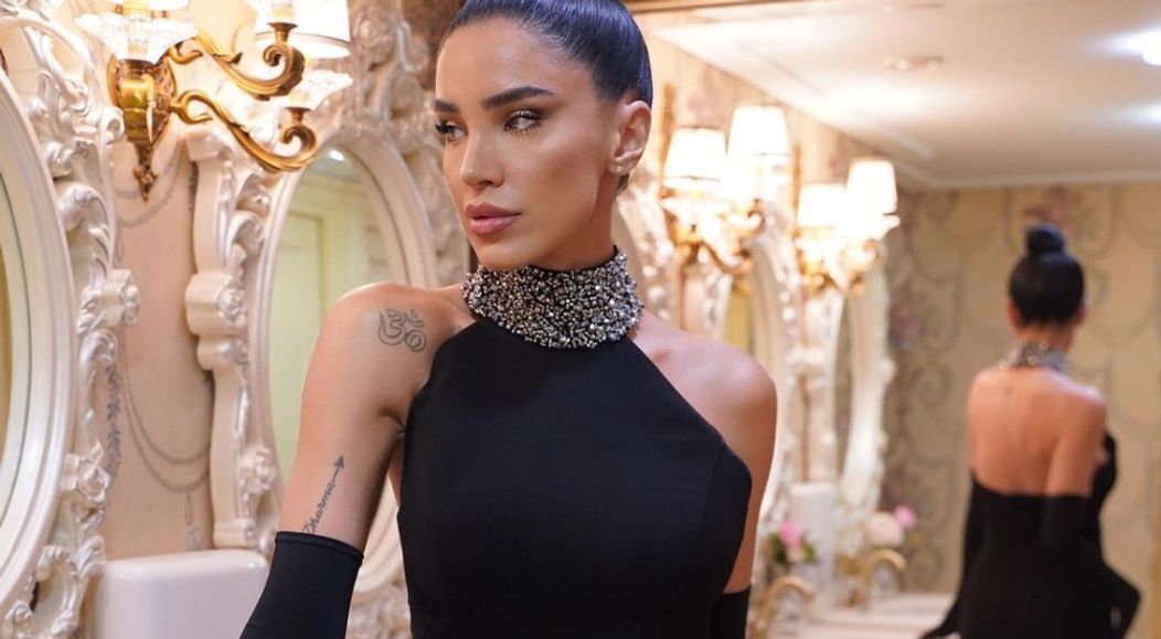 Adelina Pestrițu pozează în Le Chateau la gala I Success Awards 2022 București