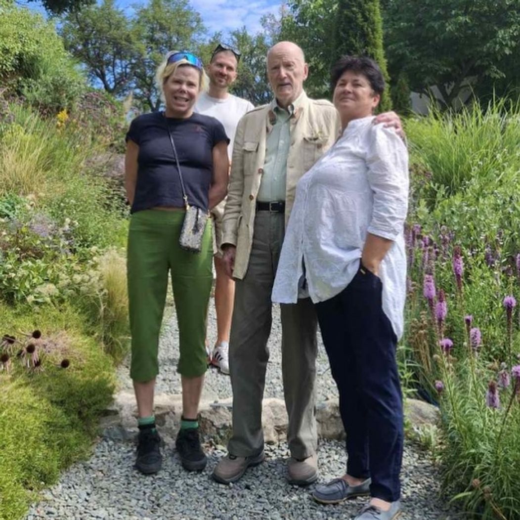 HM Tsar Simeon and HRH Princess Kalina  visited the botanical garden “BORICA” near SofiaThe Tsar (1)