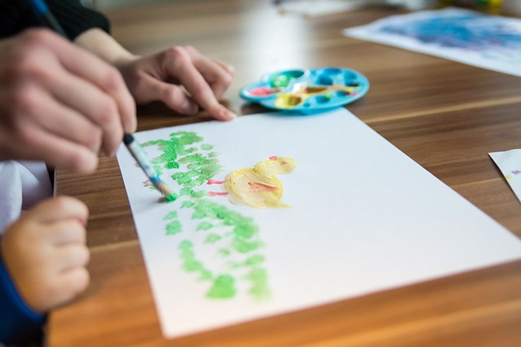 table-3281048_640 (1)