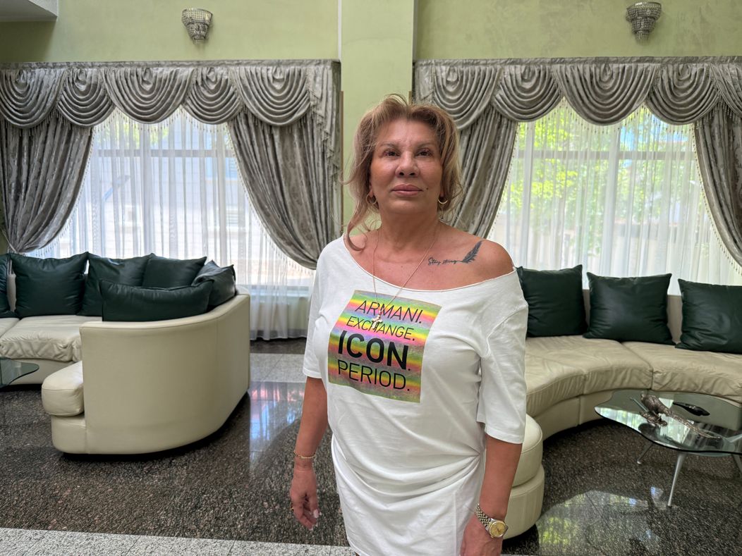 Mika (50)