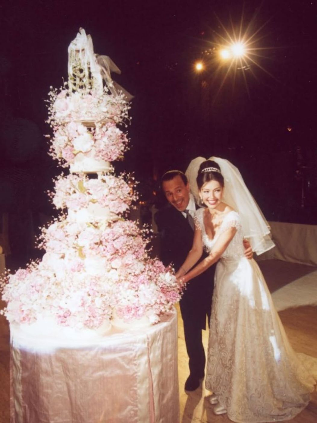 HAPPY ANNIVERSARY @thalia ..You are my all my everything.. my light..My one and only true love . (3)