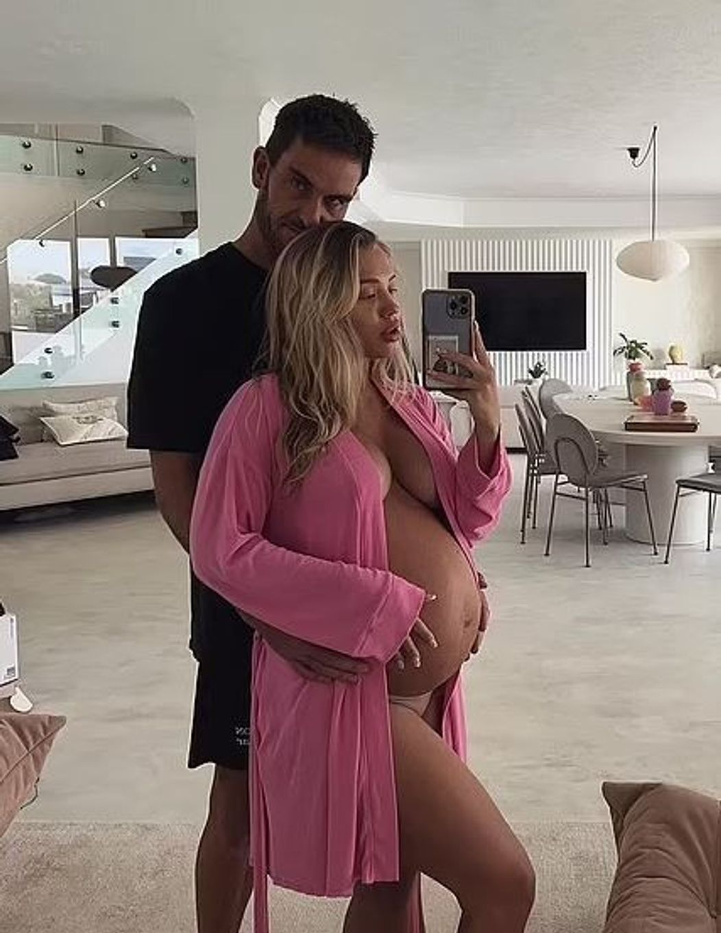 are-28-de-ani-3-copii-si-e-considerata-cea-mai-sexy-femeie-din-australia-cum-arata-tammy-hembrow-la-jumatate_12