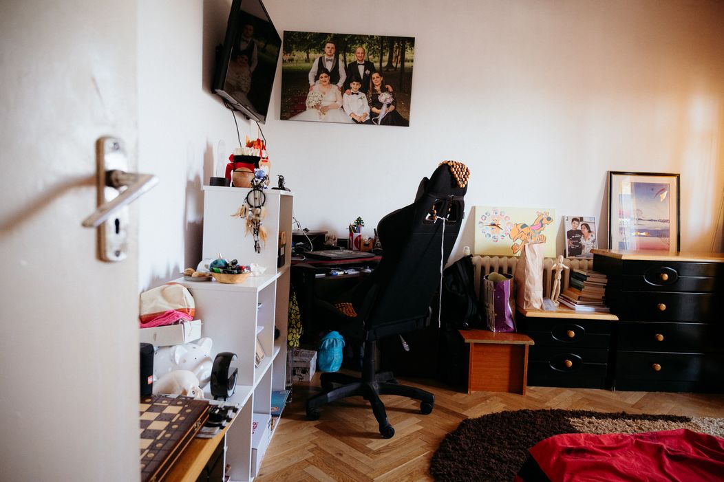 Arhitecții fac cunoștință cu familia Covaci. Cum arată apartamentul în care locuiesc cei trei „De câte ori m-am uitat la Claudiu, a (17)