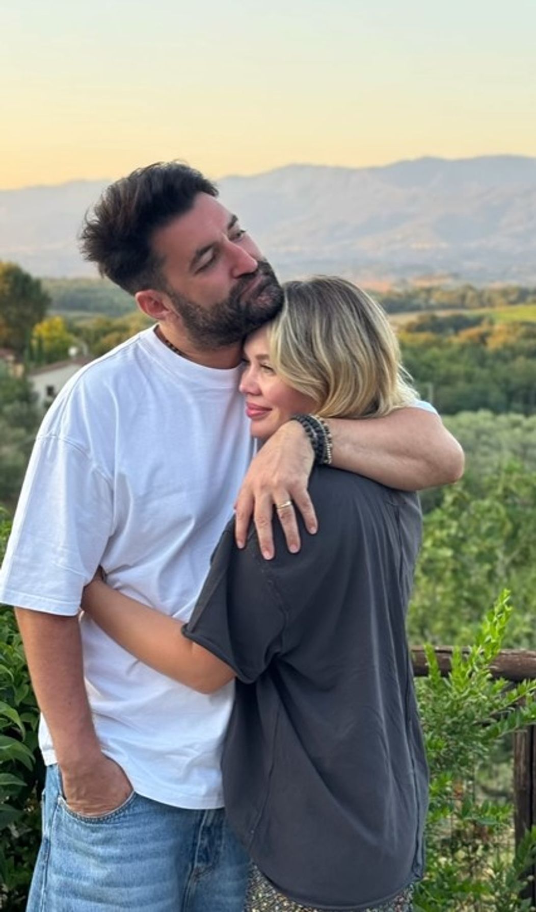 Cât costă o noapte de cazare în locațiile exclusiviste din Toscana în care au fost cazați Smiley, Gina Pistol, Adela Popescu, Radu Vâlcan și prietenii lor (11)
