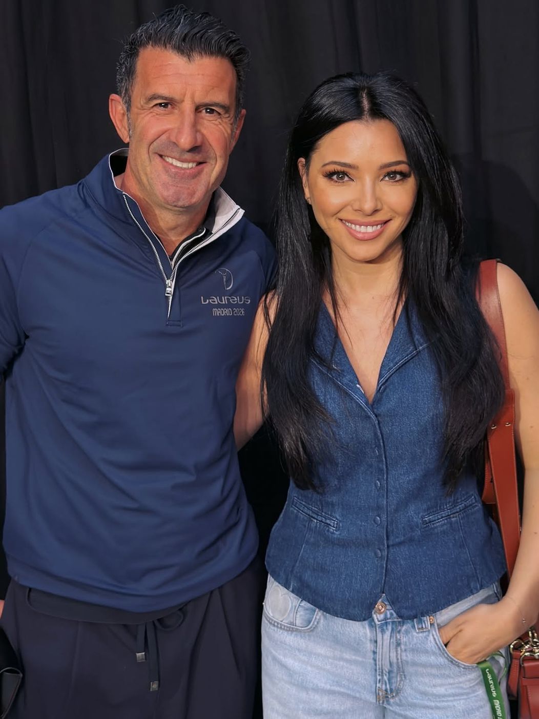 Ce zi emoționantă! Ieri dimineață l-am întâlnit pe Luis Figo la Madrid. I-a transmis un mesaj pr