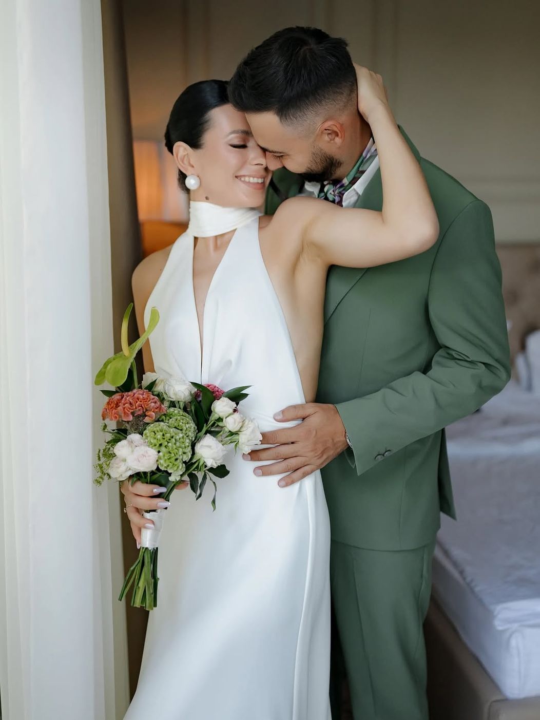 Our special day 🥹❤️..Photograph @liviu.ph Bride dress @evalendel from @salonwhiterose Groom sui (1)