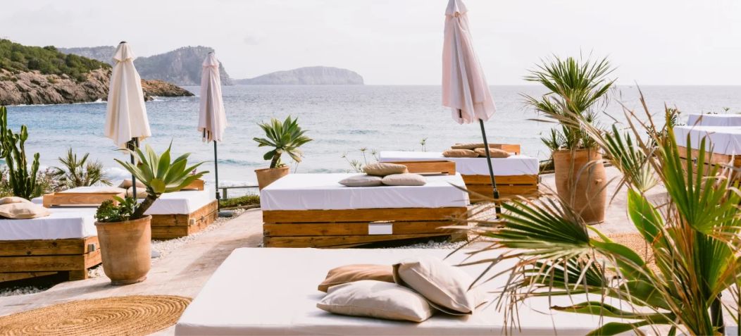 Atzaro-Beach-Daybeds-Slider-3