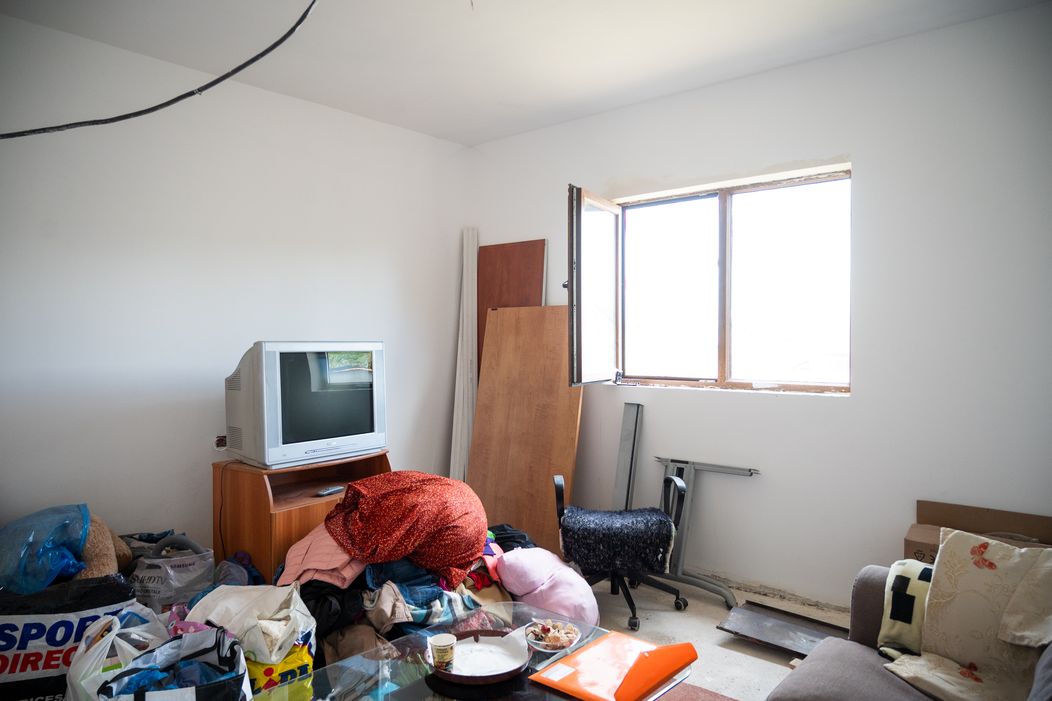 Echipa ajunge la casa începută de Titica, în Bragadiru. Arhitecții sesizează, deja, primele probleme. „Totul a pornit de la o sch (19)