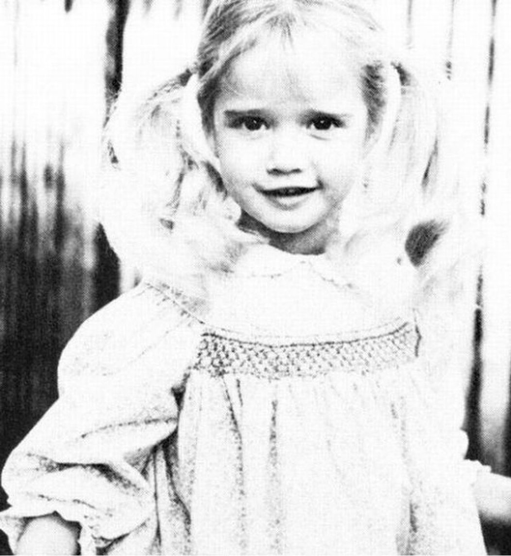 Paris Hilton, 1987