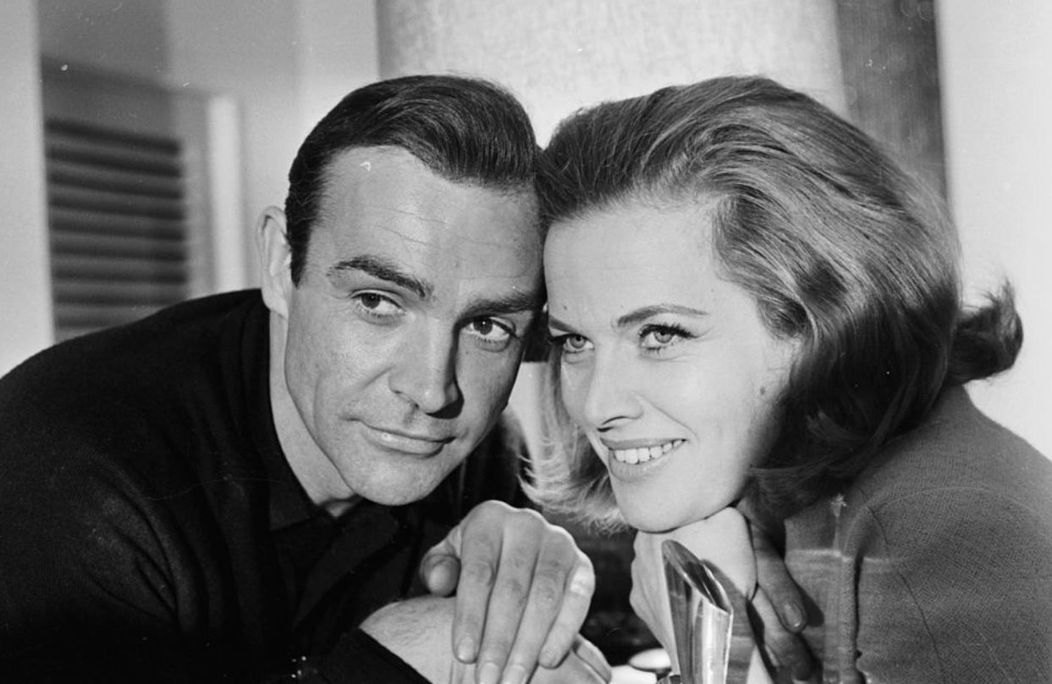 Sean Connery și Honor Blackman. FOTO: Getty Images