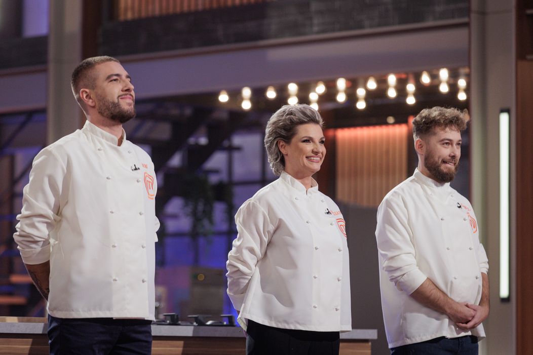 Finala MasterChef, 11 decembrie 2024. Finaliștii intră în bucătăria MasterChef, pregătiți să lupte pentru marele trofeu. Cei trei concurenți sunt copleșiți d (27)