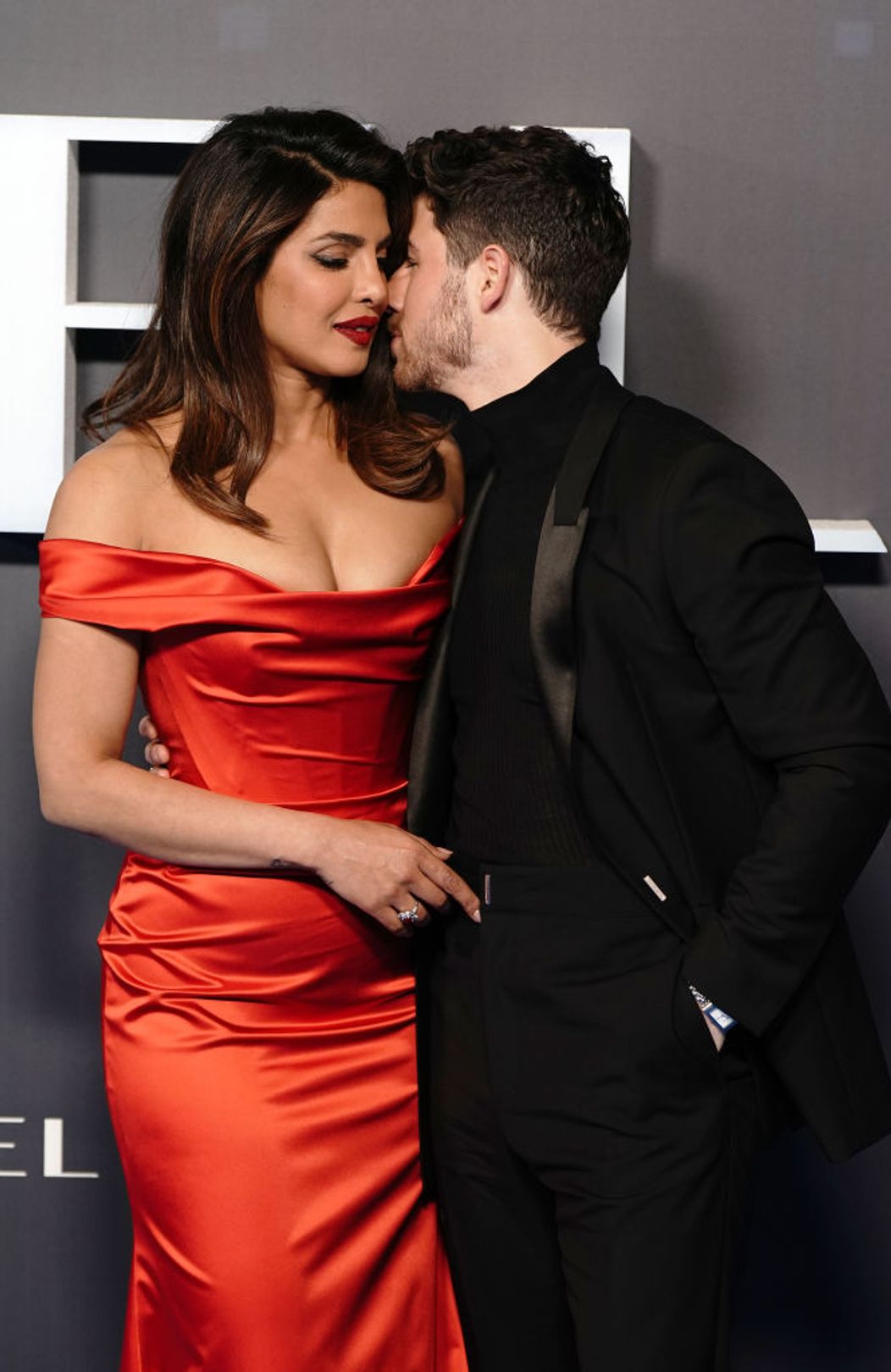 Priyanka Chopra și Nick Jonas_covorul rosu