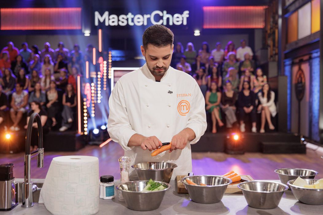 Finala MasterChef România, 16 decembrie 2025. Proba felului principal le-a dat mari bătăi de cap concurenților. Preparatul lui Florentin Drăgoiu le-a atras încă din prima clipă atenția chefilor,  (9)