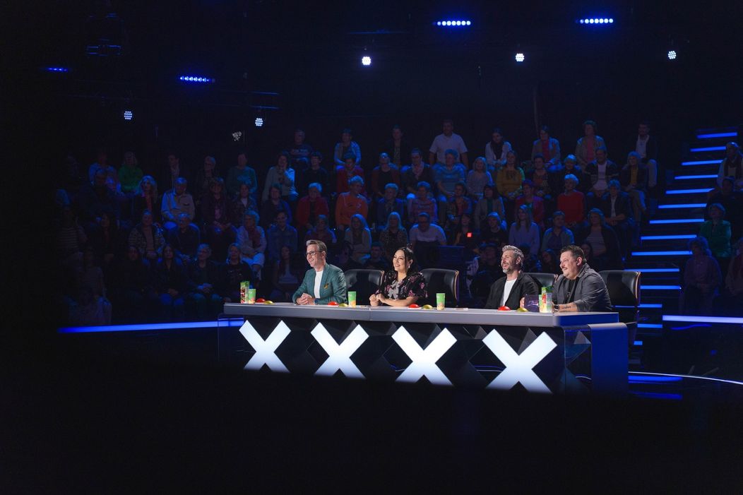 thumbnail_juriul Romanii au talent