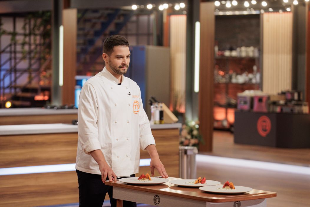 Finala MasterChef România, 16 decembrie 2025. Se dă startul primei degustări. Deși preparatele arată bine, finaliștii nu au făcut cele mai inspirate combinații „Fix ce îmi era frică aia s-a întâm (5)