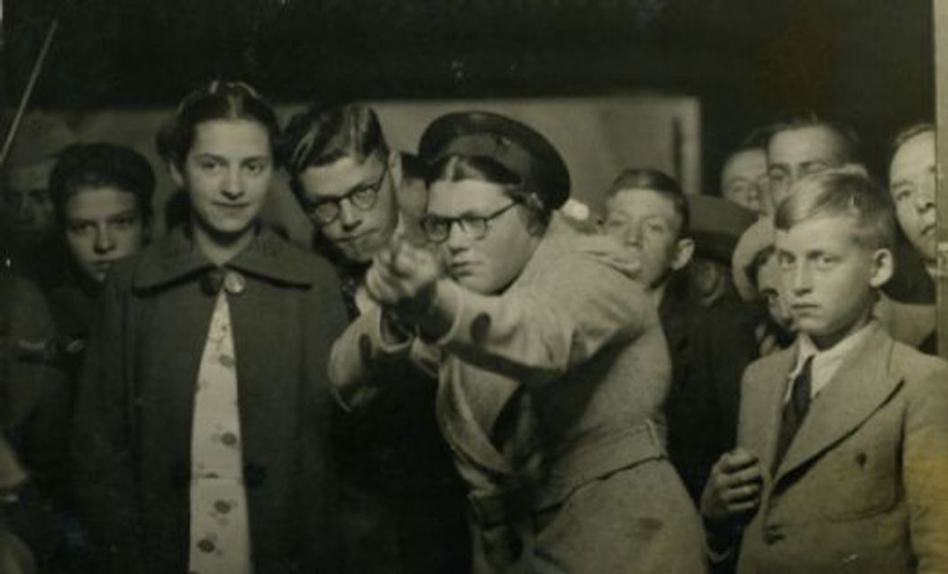 1938
