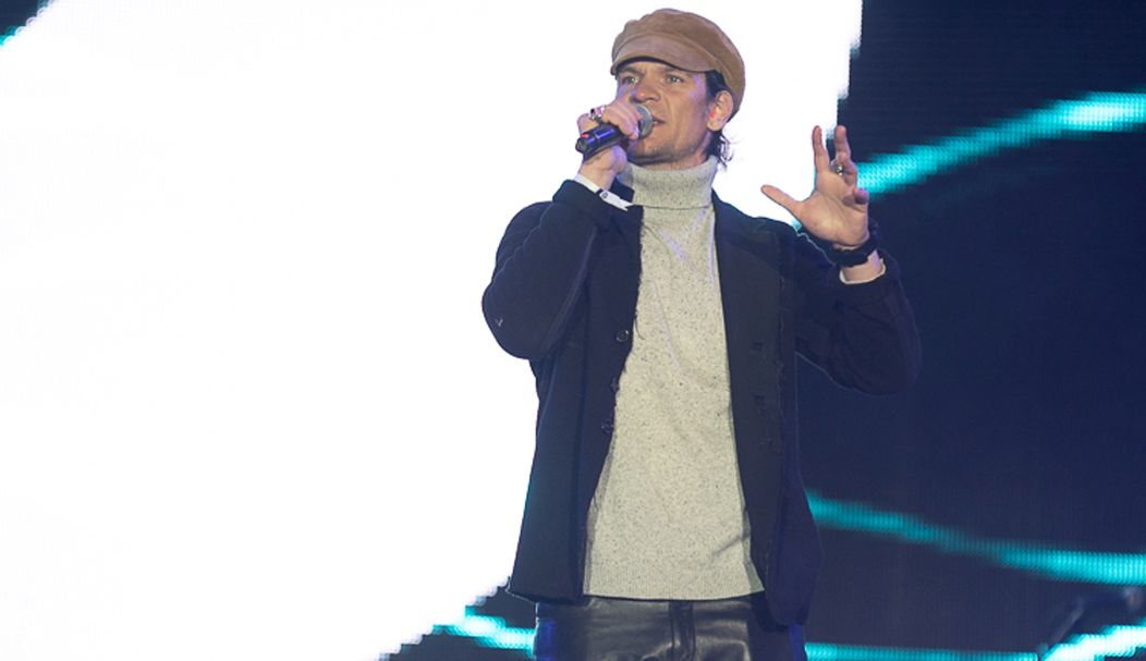 Tudor Chirila canta pe scena Arena Nationala la We Are One
