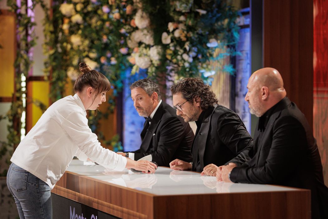Finala MasterChef România, 16 decembrie 2025. Începe ultima degustare a sezonului. Cosmina Boboc, Florentin Drăgoiu și Ștefan Măchiță, ultima șansă de a-i impresiona pe cei trei chefi „Nu am înțe (3)