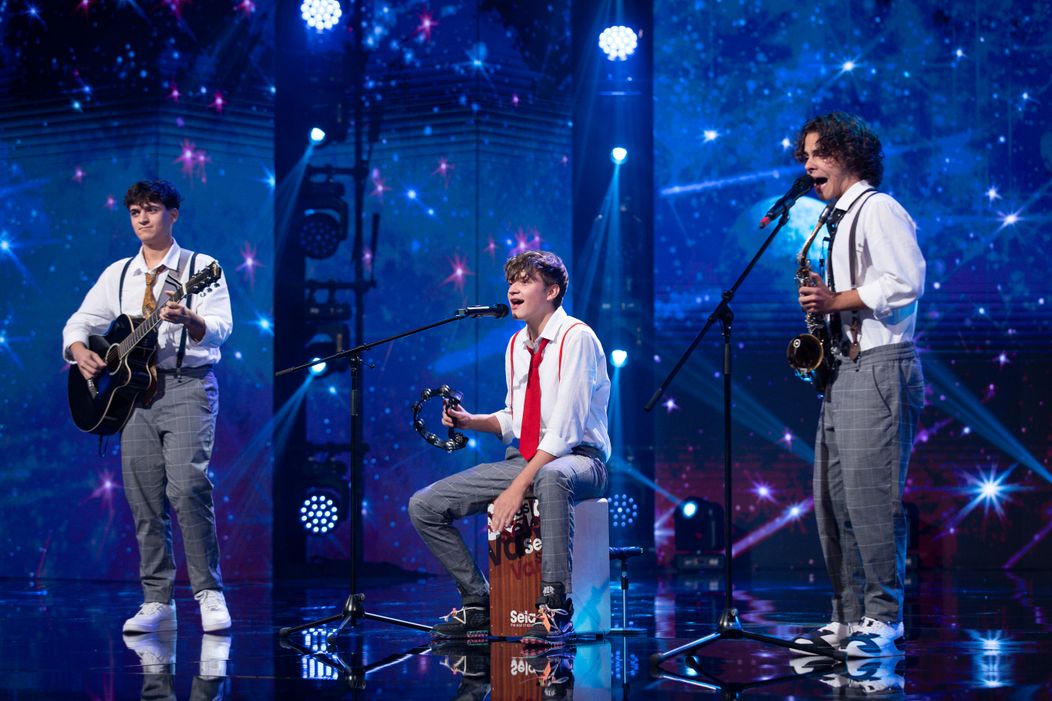Acoustic Boyz (3)