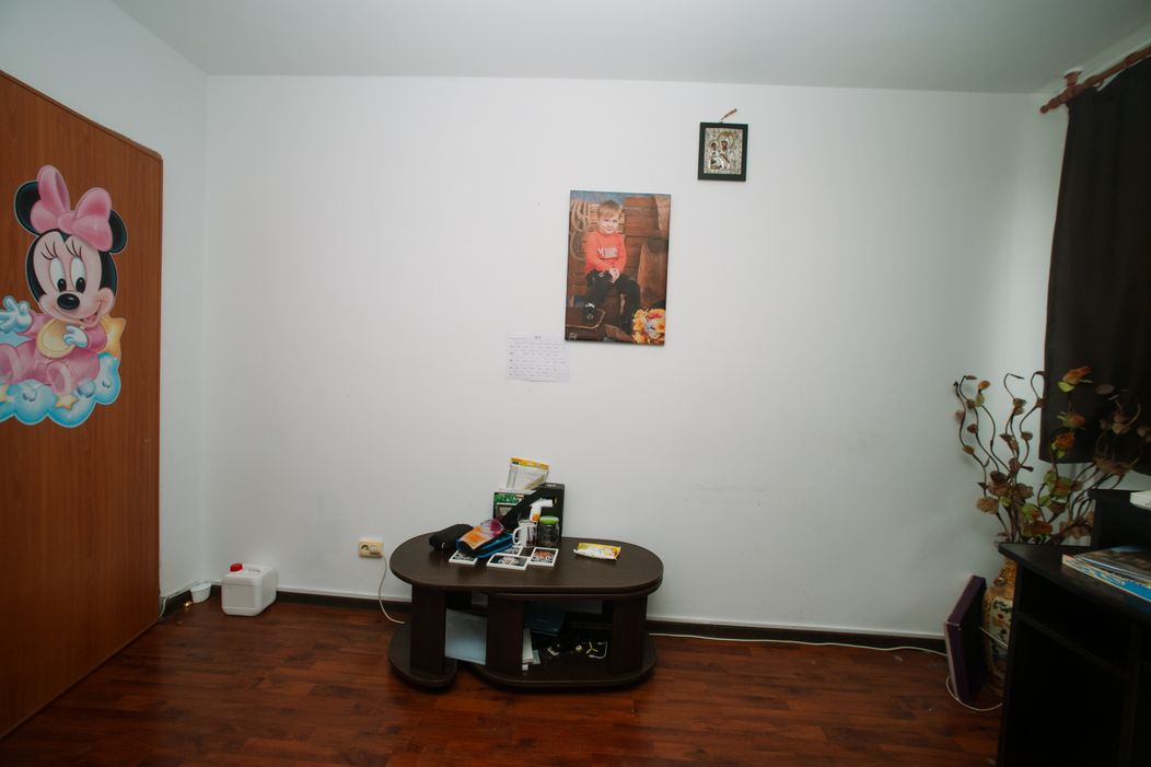 Visuri la Cheie, 15 aprilie 2026. Cum arată apartamentul în care locuiește Dani. Camera în care dormea tatăl lui îi stârnește multe amintiri dureroase și a fost transformată în depozit „E greu să intre acol (11)