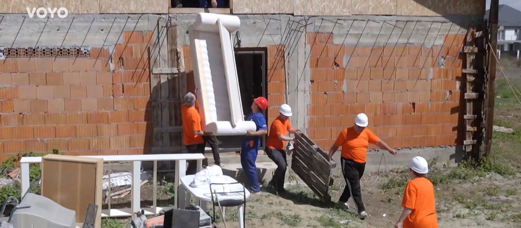 Familia Răceală pleacă în prima vacanță din ultimii ani. Echipa „Visuri la Cheie” dă startul lucrărilor pentru locuința mult dorită de Titica și de Dariana „Abaterile sunt foarte mari” (8)