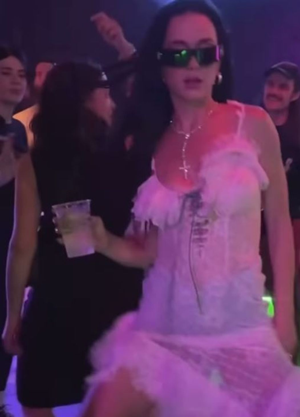 katy-perrydfgfvdkj