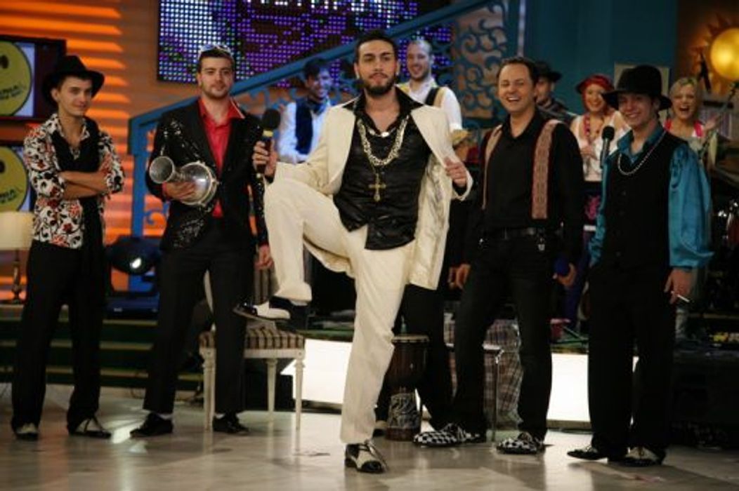 Alex Velea la Happy Hour