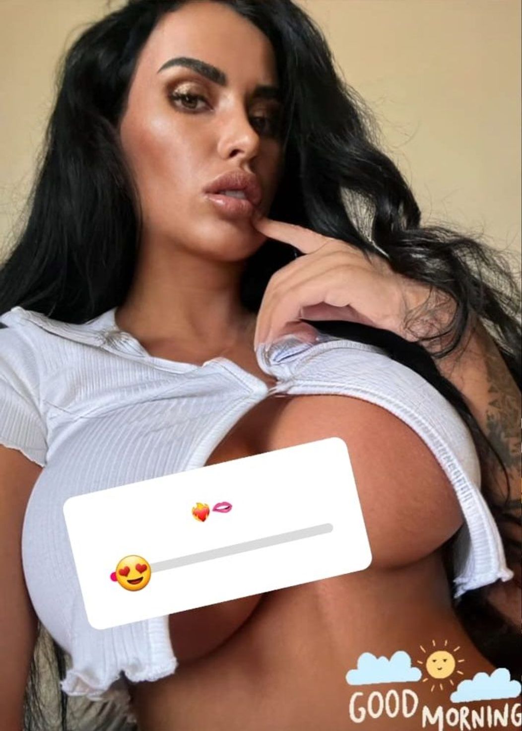 Galerie foto - Daniela Crudu le-a arătat fanilor de pe Instagram noi  imagini cu ea de pe OnlyFans | PRO TV