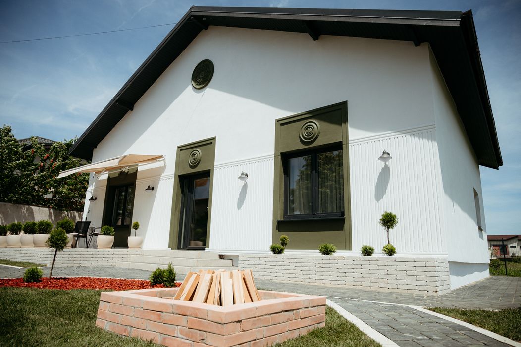 După o noapte albă, arhitecții termină casa începută de Titica. Reacția familiei Răceală, atunci când vede fațada locuinței „Nu mi-am imaginat așa ce