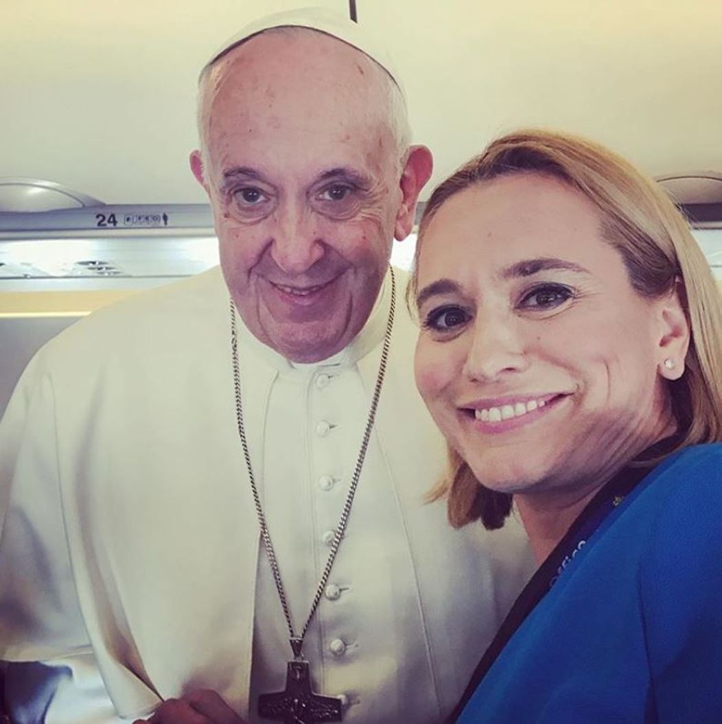 Papa Francisc și Andreea Esca. FOTO: stirileprotv.ro