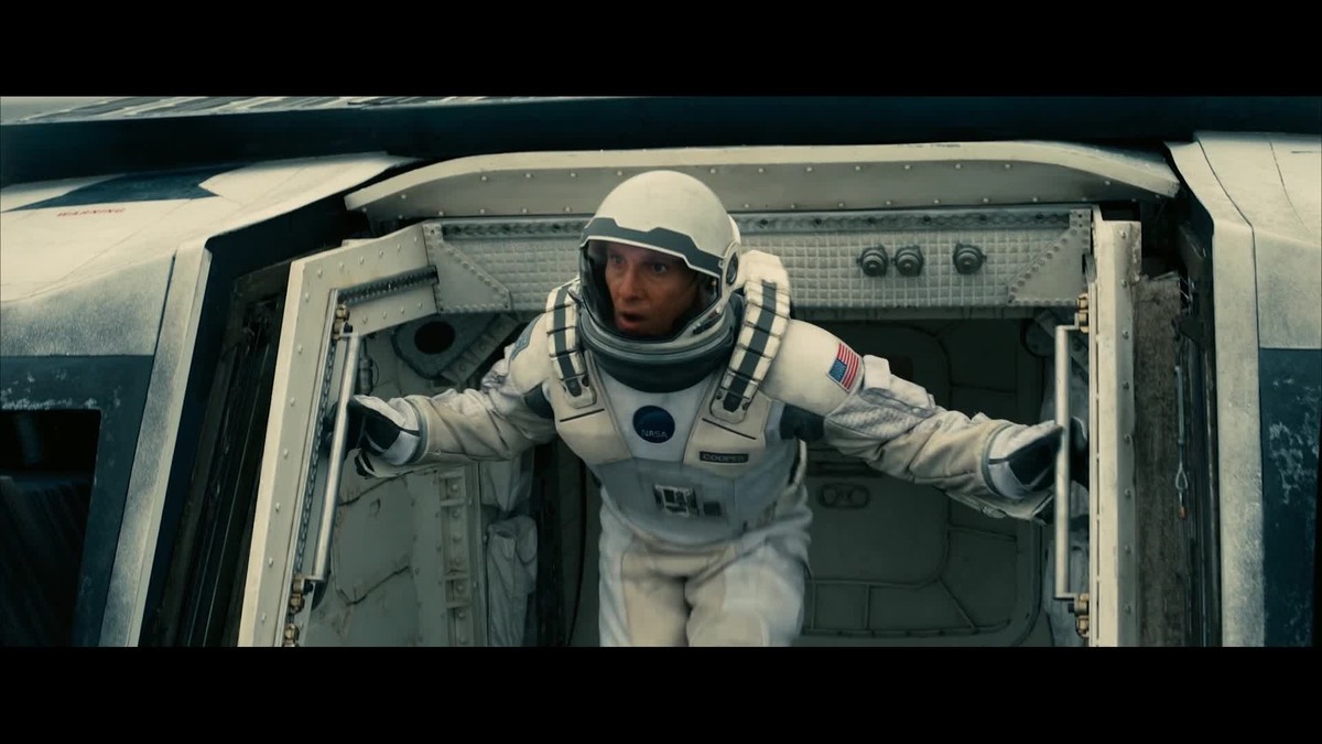 Interstellar - Călătorind prin univers - General - duminică, 1 decembrie, 2300