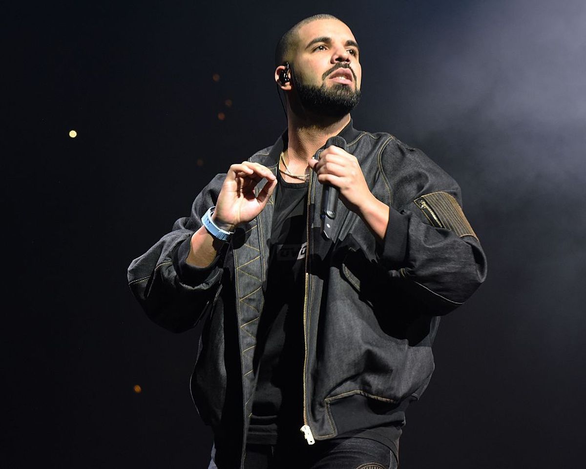 Drake a cheltuit 1 milion de dolari la un club de striptease, la o zi ...