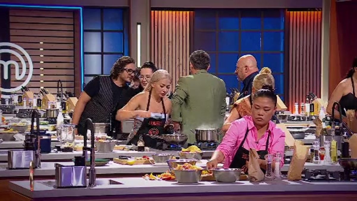 MasterChef 2024, 22 octombrie. Cum gătesc cei 11 concurenți un preparat ...