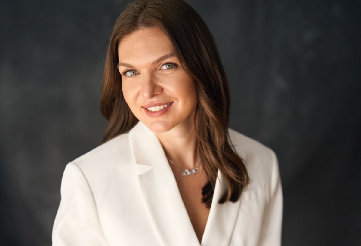 Simona Halep nu se uită la bani! Cât costă rochia roz purtată la ...