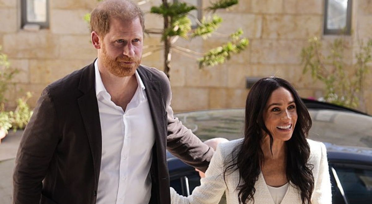 Meghan Markle este îngrozită de revenirea în Marea Britanie. În timp ce prințul Harry visează la o împăcare cu tatăl său, soția acestuia nu știe cum o să se descurce: „S-ar putea să nu se simtă niciod