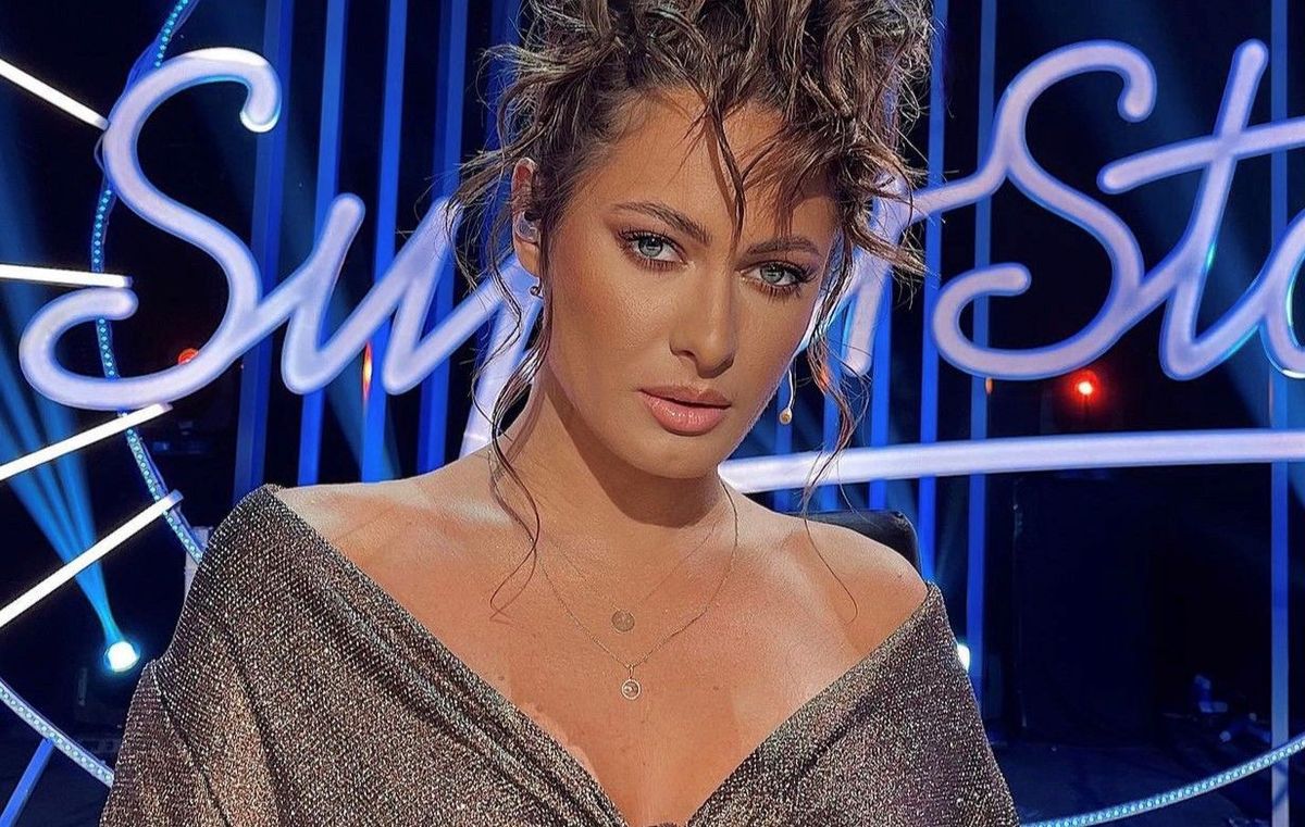 Raluka, interviu LA PERETE! Jurata de la SuperStar, cu sinceritate ...