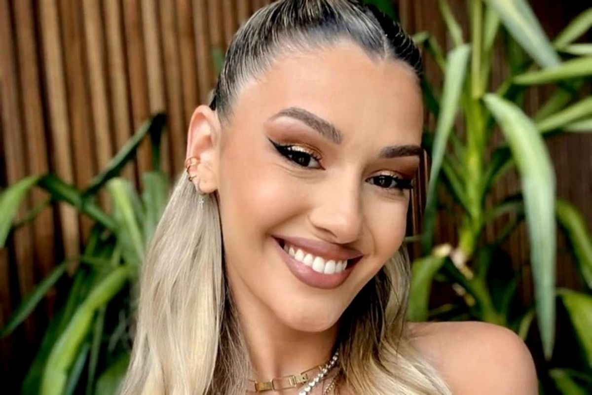 Alina Eremia, întreruptă de un polițist, în mijlocul concertului. De ce ...