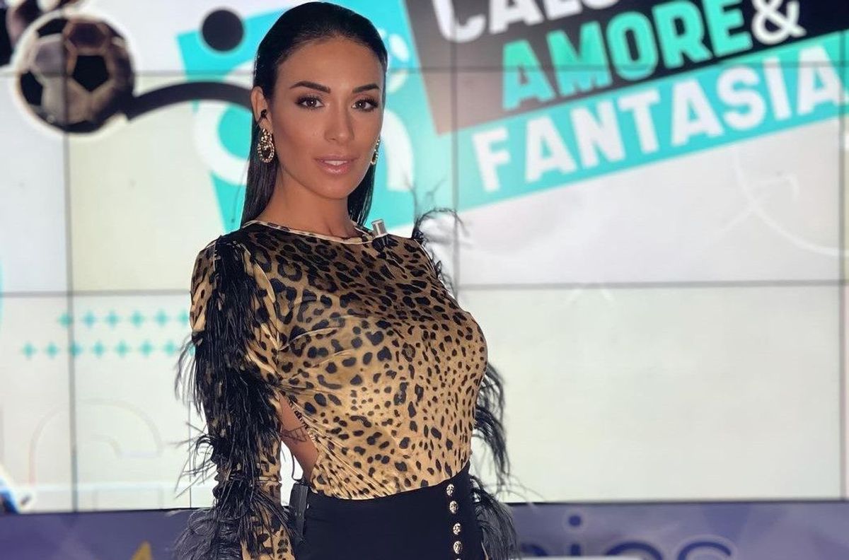 Prezentatoarea Fabiola Cimminella, apariție topless de mii de like-uri ...