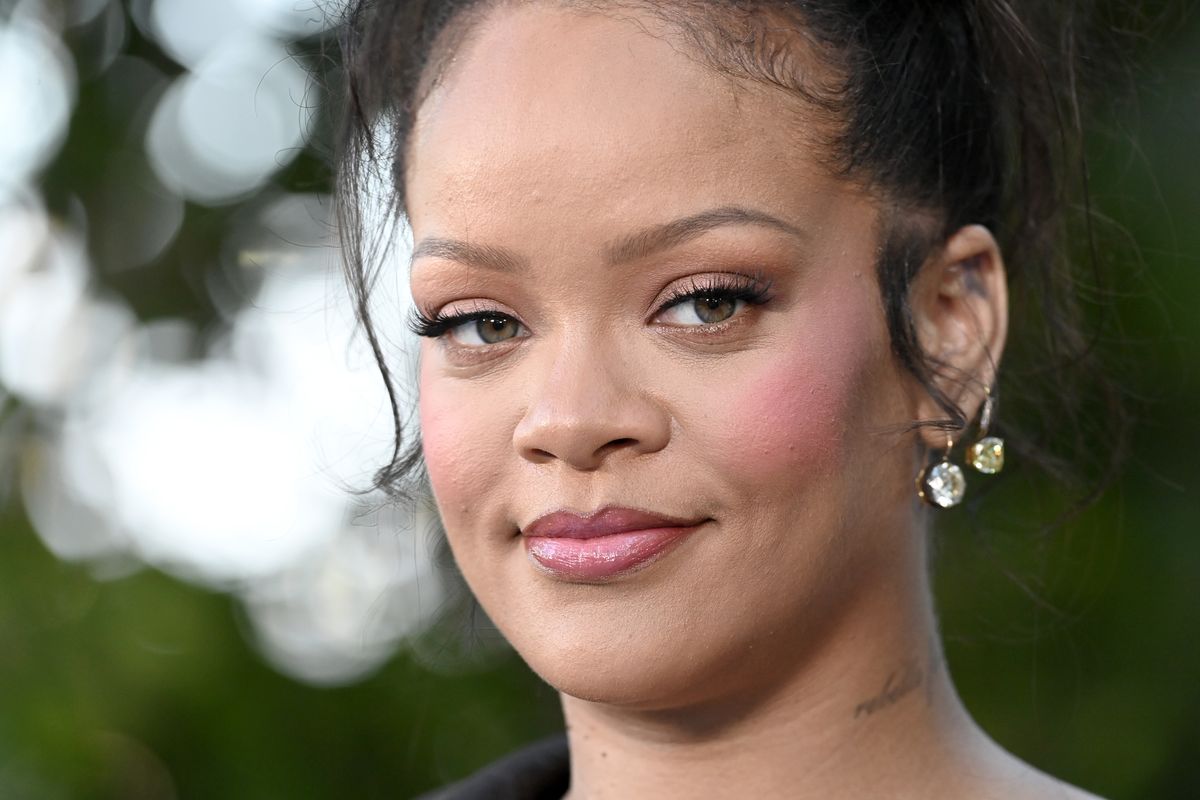 Rihanna a publicat prima fotografie oficială cu fiica sa, Rocki | PRO TV