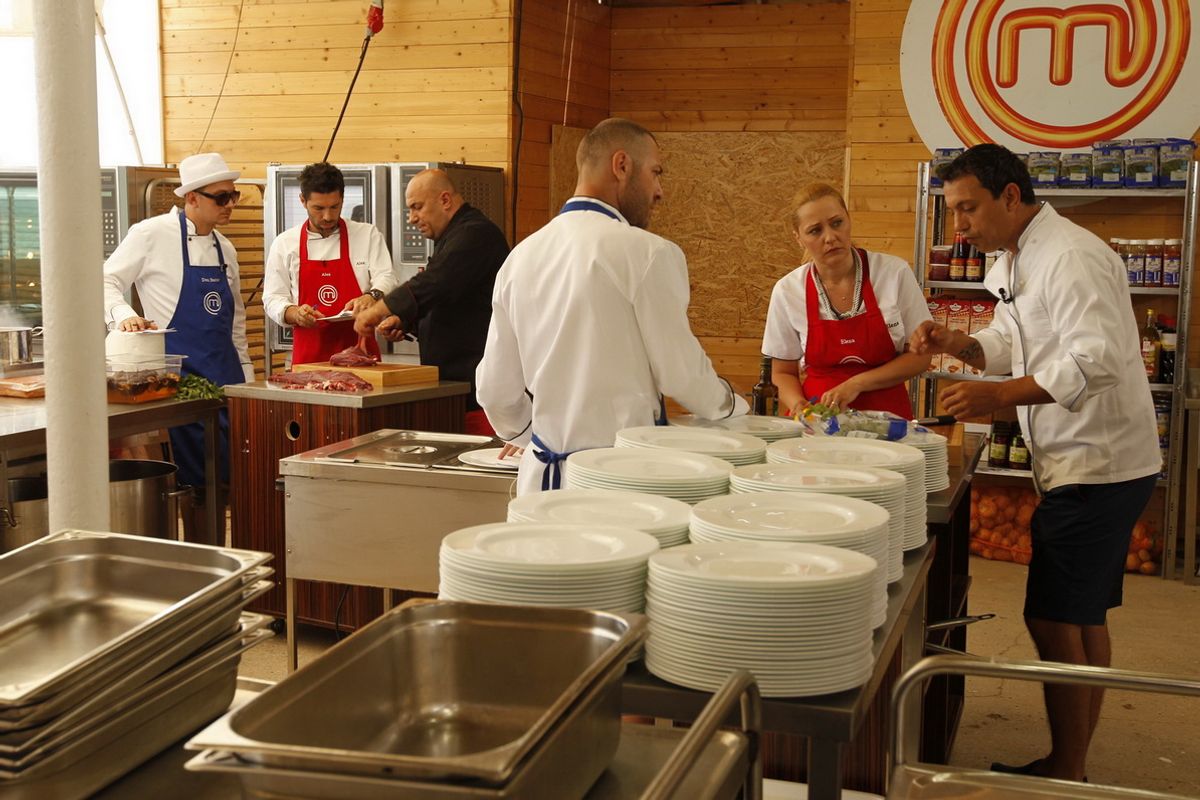 Chef Catalin habar nu avea ce i se coace. Cum l-au facut concurentii sa ...