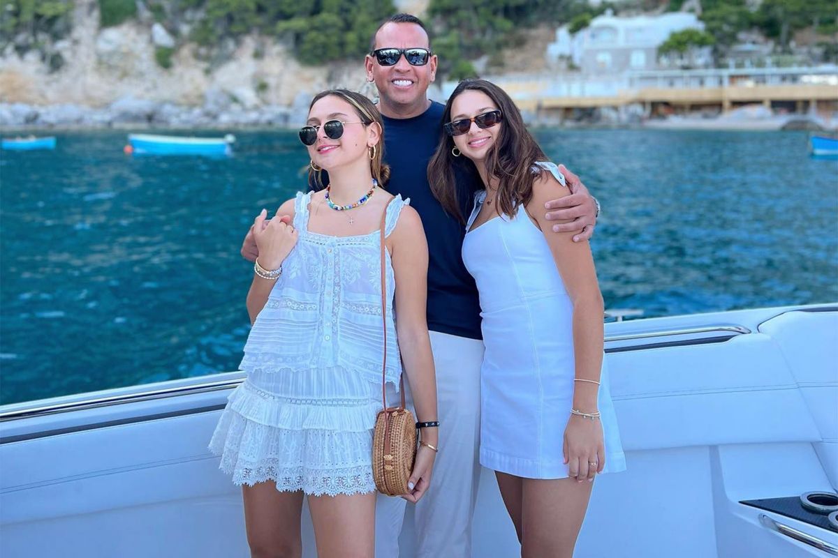 Alex Rodriguez, vacanza in Italia con le figlie.  Natasha ed Ella sono così belle