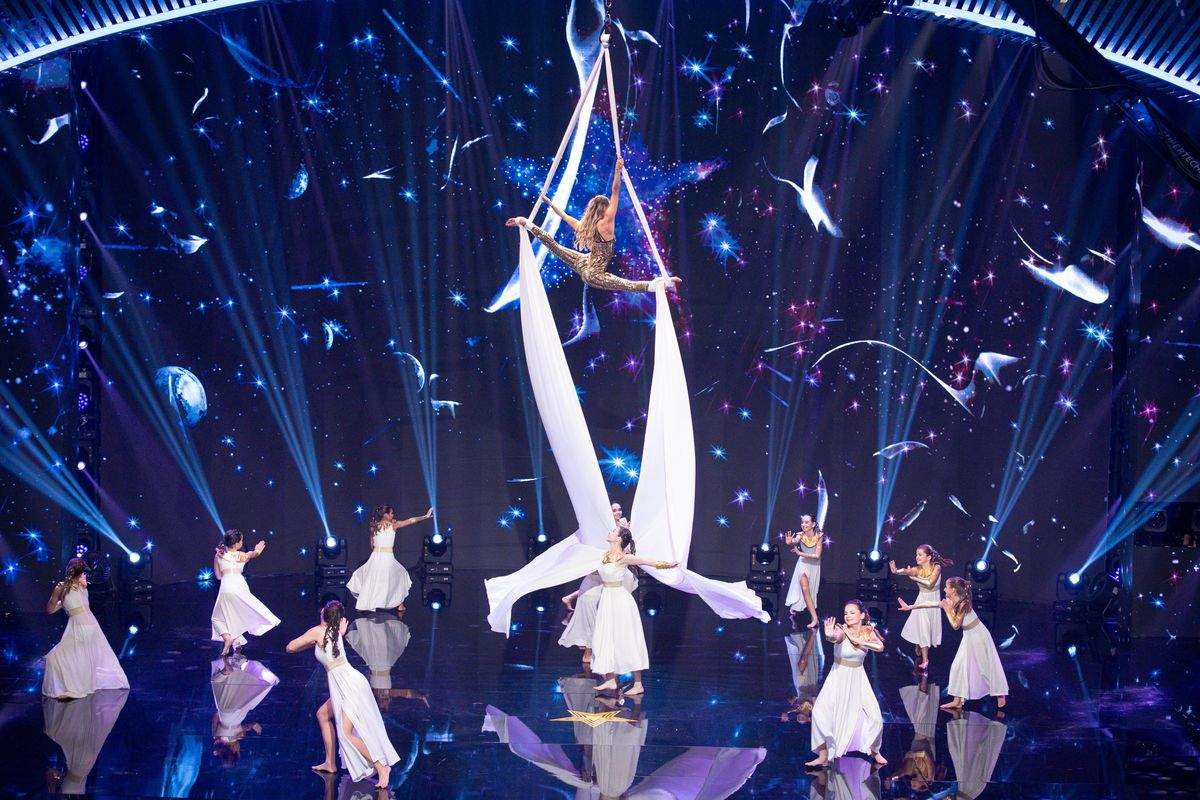 Românii au talent, 10 mai. Fetele de la Honey Dance Studio au îmbinat