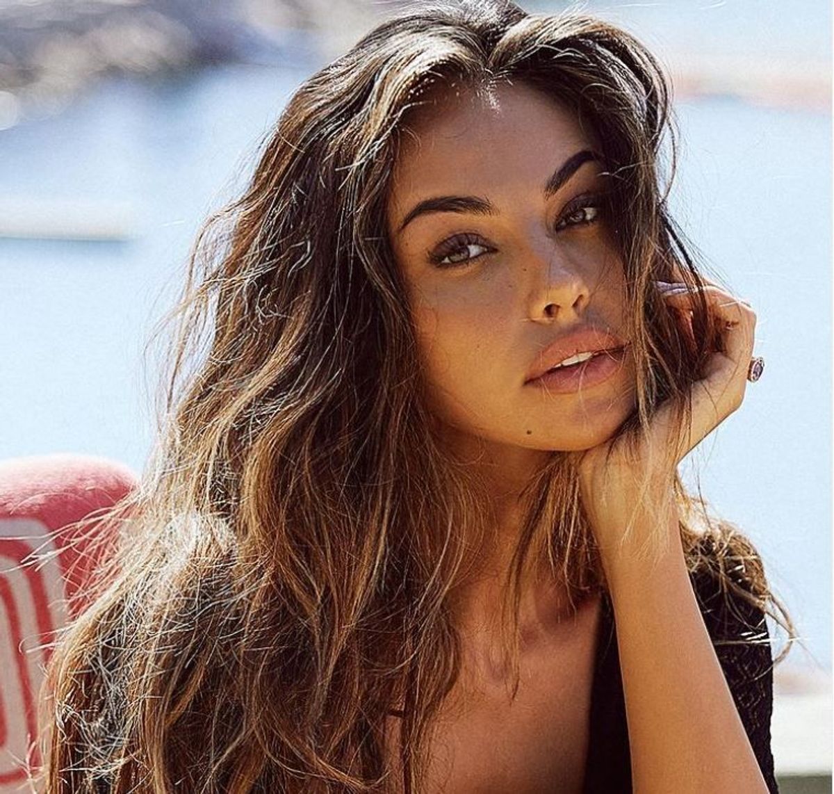 Mădălina Ghenea a împlinit 34 de ani! Cum și-a sărbătorit ziua de ...