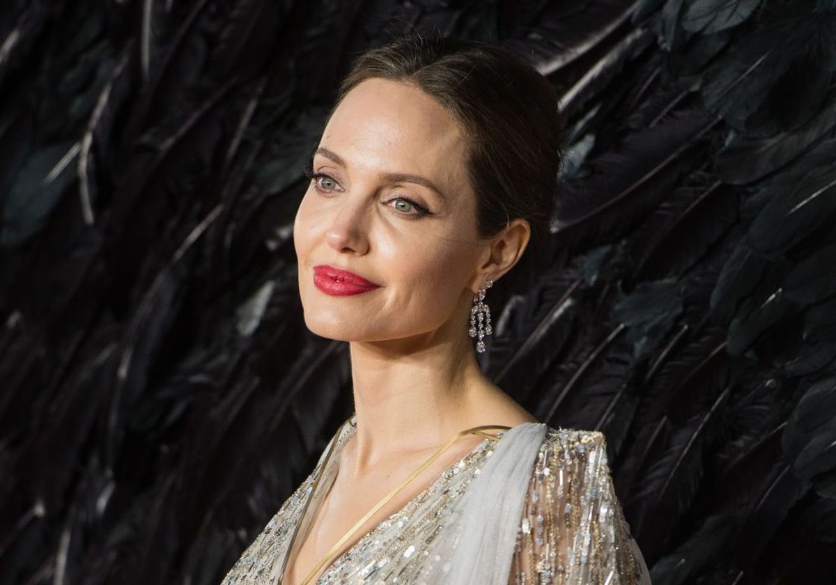 c-t-de-frumoas-era-mama-angelinei-jolie-n-tinere-e-cele-dou-seam-n